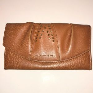 Woman’s Matt & Nat Wallet